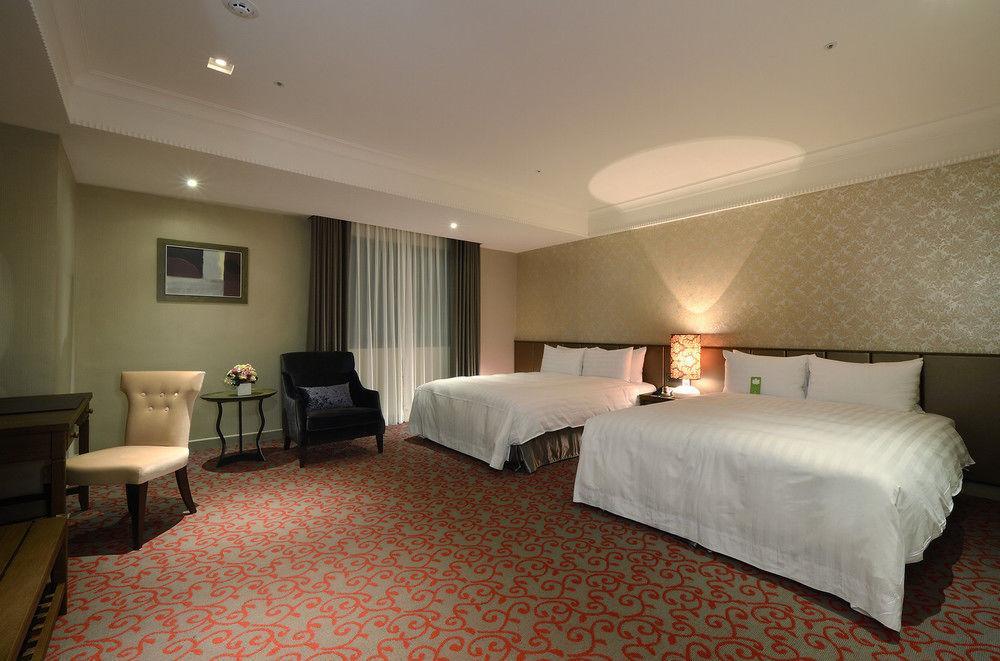 Grand City Hotel Фенгюен Екстериор снимка