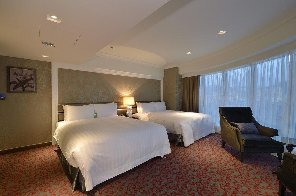 Grand City Hotel Фенгюен Екстериор снимка
