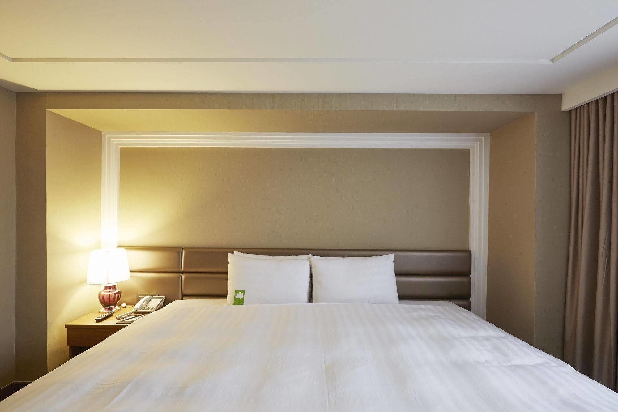 Grand City Hotel Фенгюен Екстериор снимка