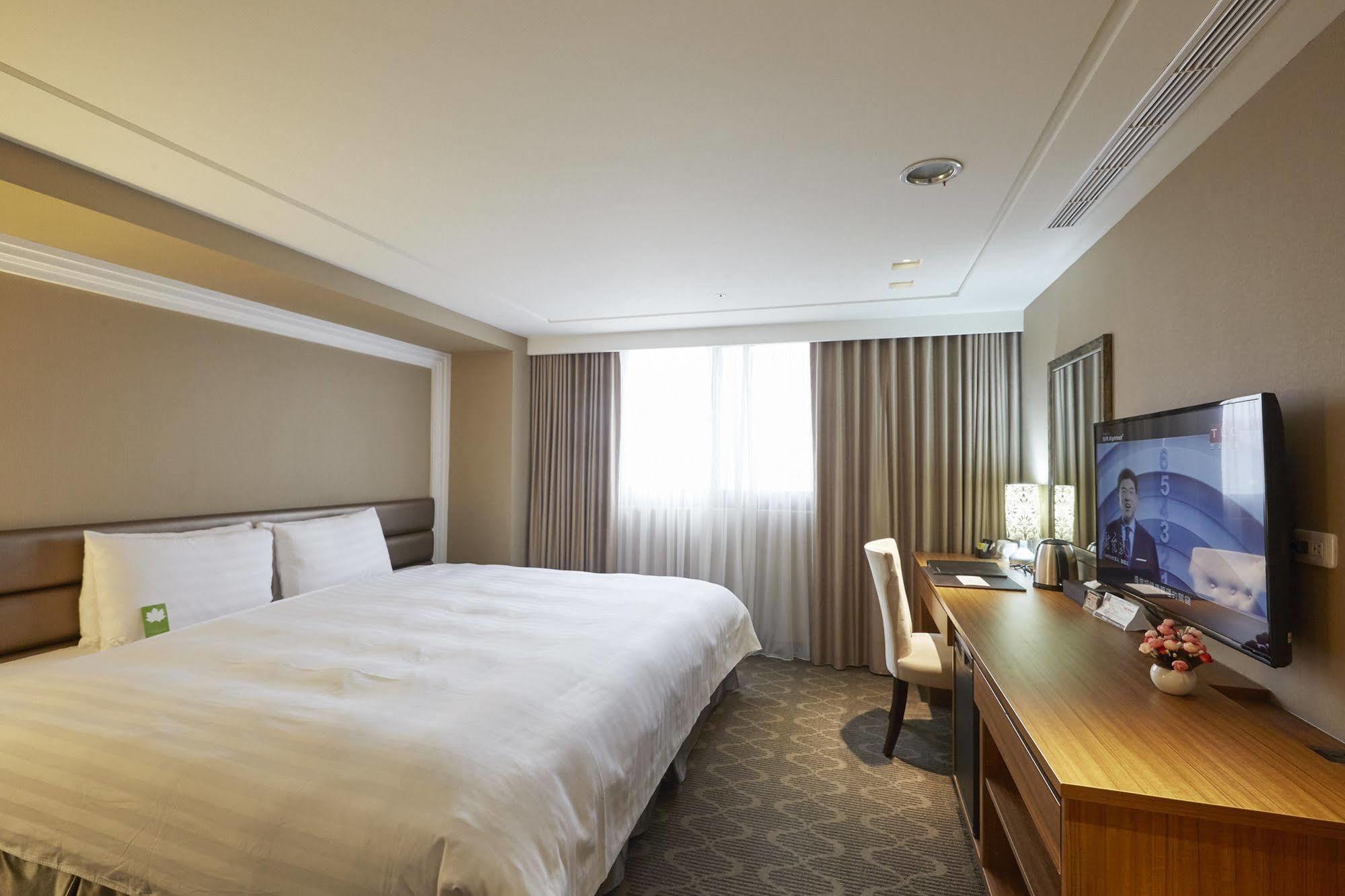 Grand City Hotel Фенгюен Екстериор снимка