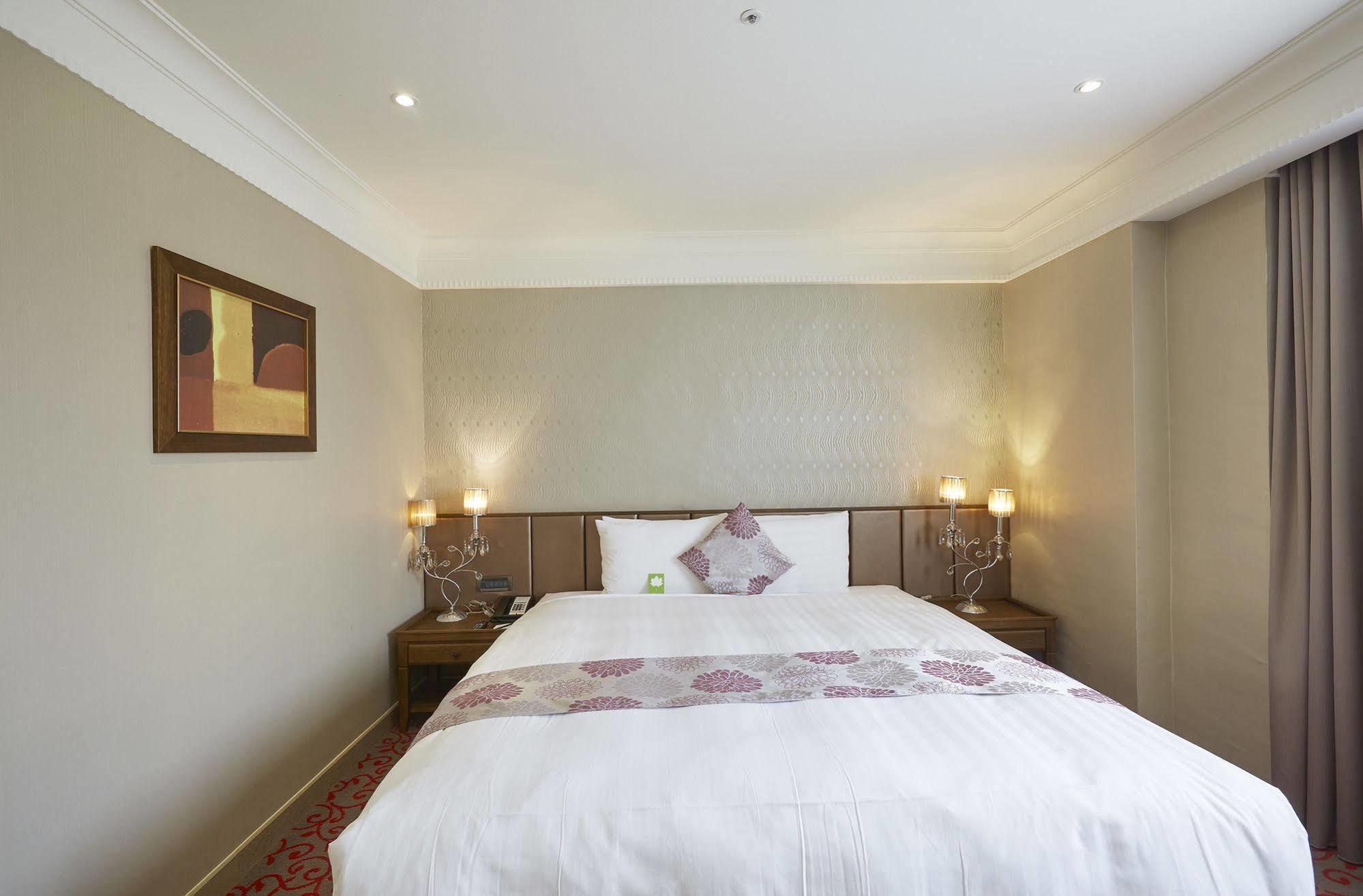 Grand City Hotel Фенгюен Екстериор снимка